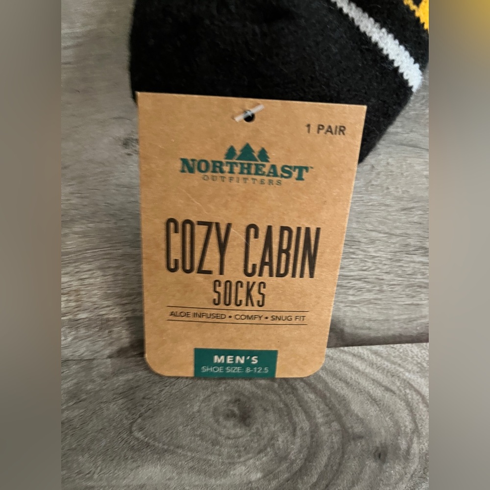 Touch Down!🏈Northeast Outfitters Cozy Cabin Socks- Aloe Infused Men’s 8-12.5 - Picture 2 of 4